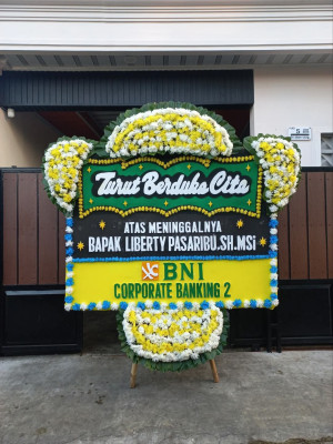 Papan Bunga Duka di Botolinggo