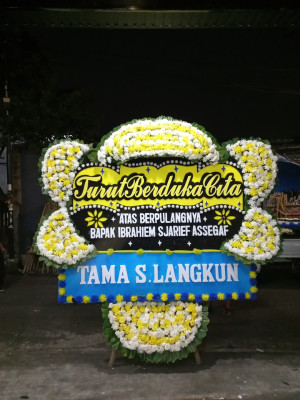 Papan Bunga Duka di Botolinggo