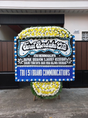 Papan Bunga Duka di Botolinggo